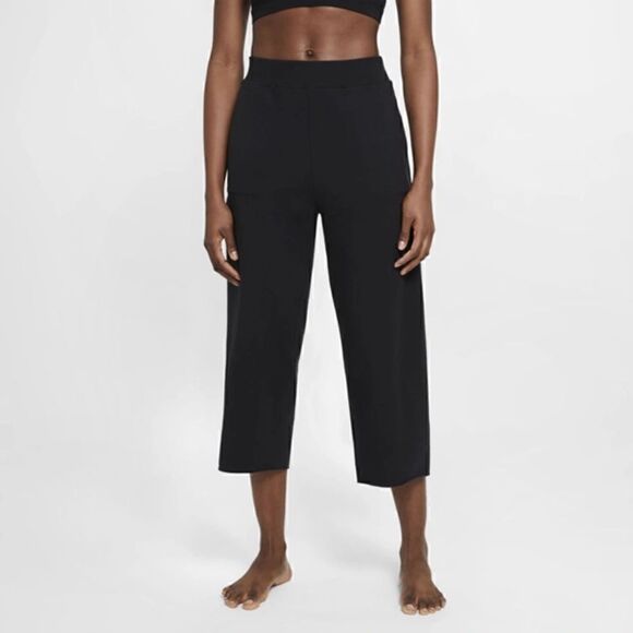 NIke Yoga Luxe Women's Cropped Fleece Pants - Picture 1 of 9